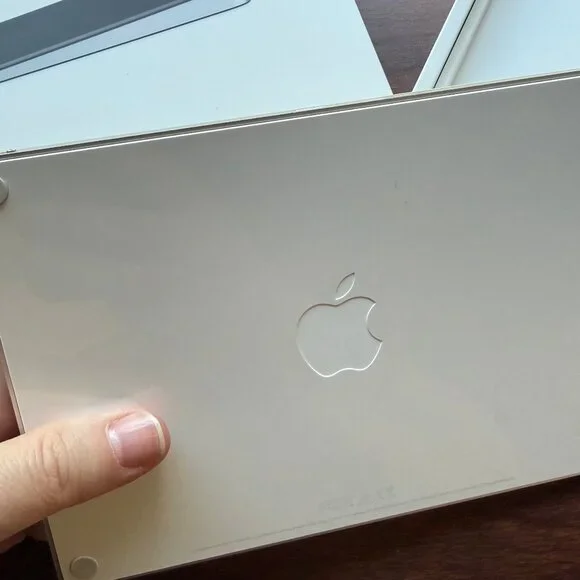 Apple Magic Trackpad White - Picture 2 of 3